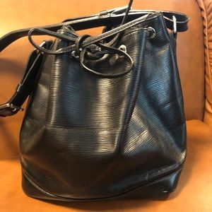 Black Epi Noe handbag